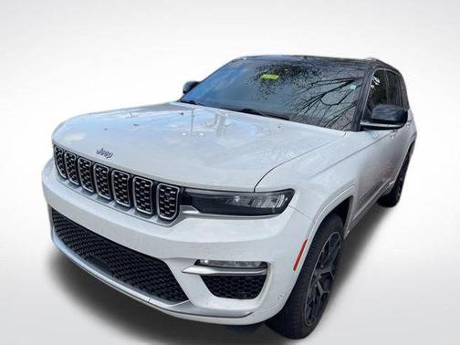 2022 Jeep Grand Cherokee Summit