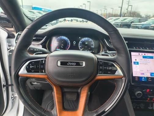 2022 Jeep Grand Cherokee Summit