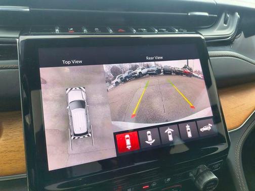 2022 Jeep Grand Cherokee Summit