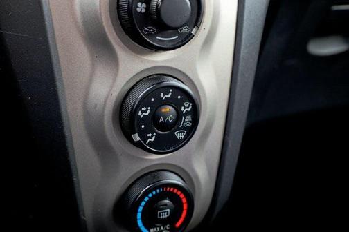 2009 Toyota Yaris Base
