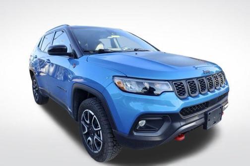 Hydro Blue Pearlcoat 2025 Jeep Compass Trailhawk