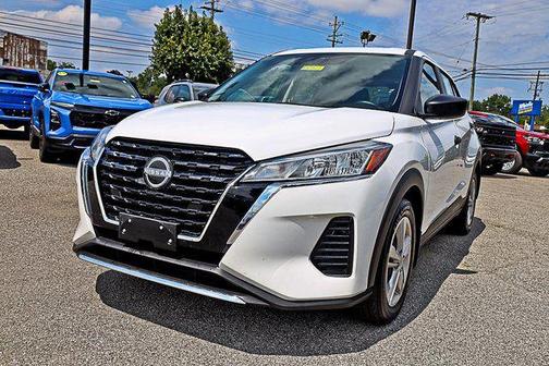 2024 Nissan Kicks S