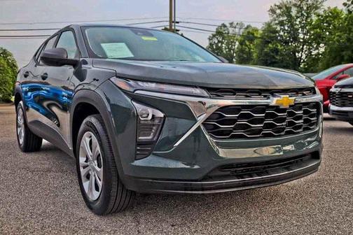 2025 Chevrolet Trax LS