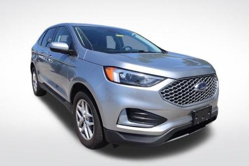 Silver Metallic 2024 Ford Edge SEL