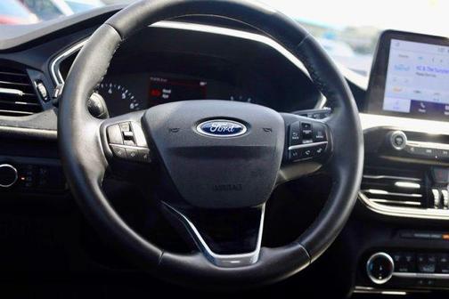 Atlas Blue Metallic 2022 Ford Escape SE