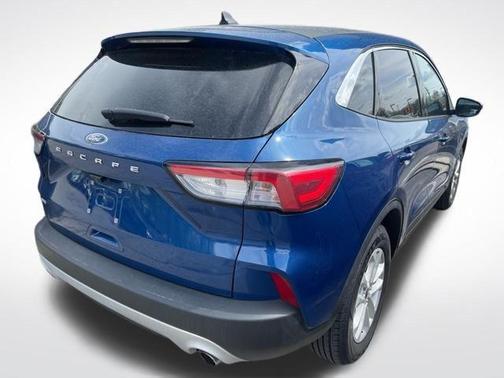 Atlas Blue Metallic 2022 Ford Escape SE
