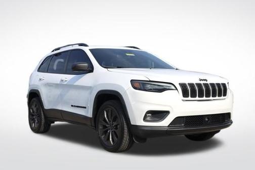 Bright White Clearcoat 2021 Jeep Cherokee Latitude Lux