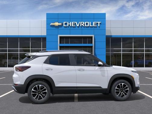 Summit White 2026 Chevrolet Trailblazer LT