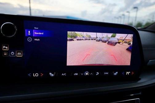 Radiant Red Tintcoat 2025 Chevrolet Traverse LT