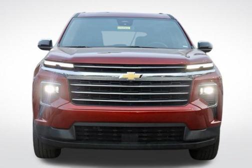 Radiant Red Tintcoat 2025 Chevrolet Traverse LT