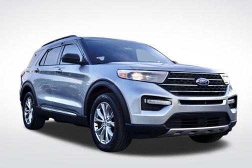 Iconic Silver Metallic 2020 Ford Explorer XLT