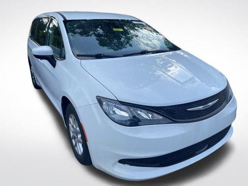 Bright White Clearcoat 2023 Chrysler Voyager LX