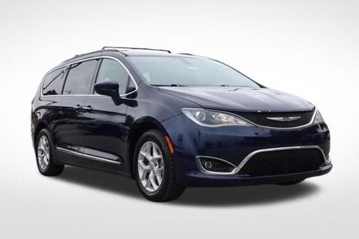 Jazz Blue Pearlcoat 2017 Chrysler Pacifica Touring L