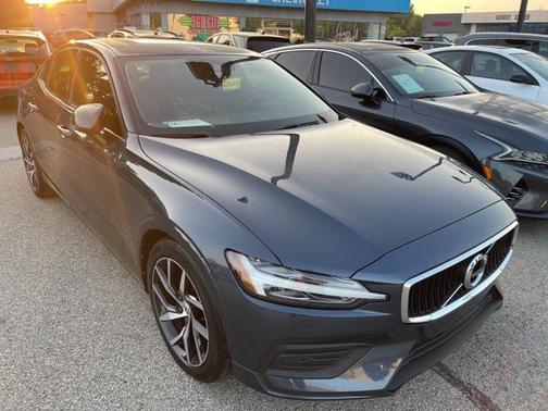 2019 Volvo S60 T6 Momentum