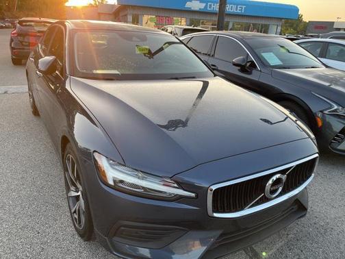 2019 Volvo S60 T6 Momentum