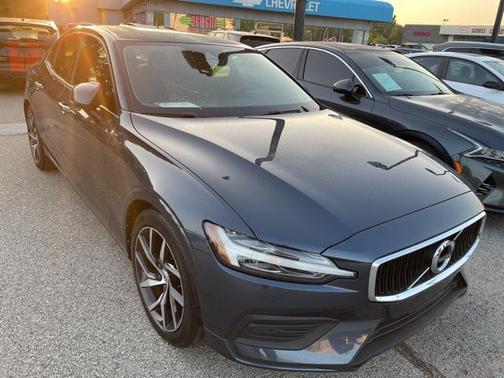 2019 Volvo S60 T6 Momentum