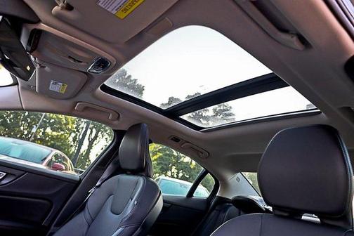 2019 Volvo S60 T6 Momentum