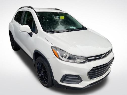 Summit White 2022 Chevrolet Trax LT