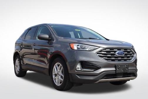 Gray Metallic 2022 Ford Edge SEL