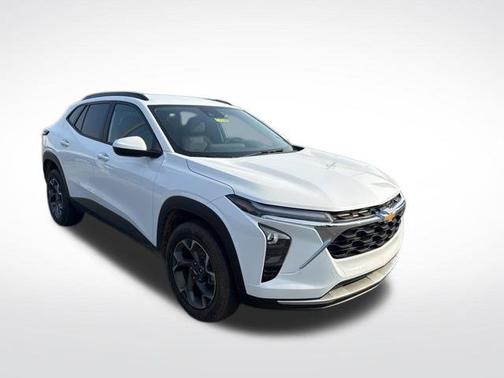 Summit White 2025 Chevrolet Trax LT