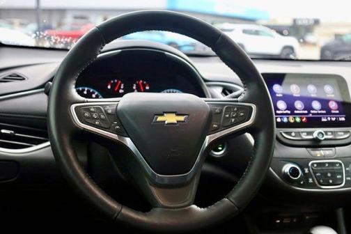 Summit White 2022 Chevrolet Malibu FWD LT