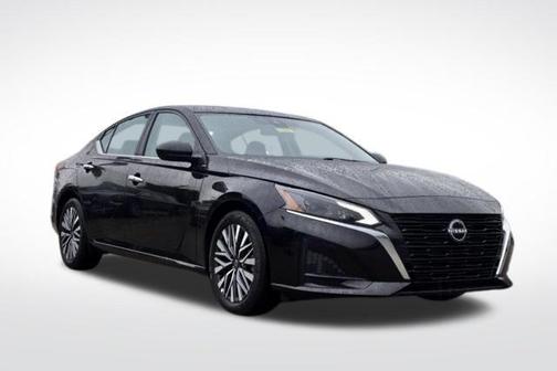 Super Black Clearcoat 2025 Nissan Altima 2.5 SV