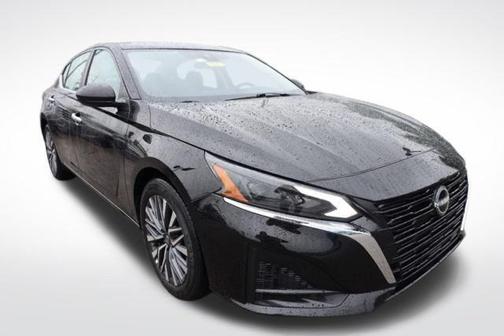 Super Black Clearcoat 2025 Nissan Altima 2.5 SV