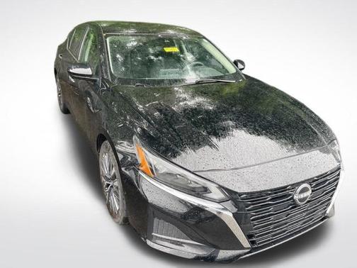 Super Black Clearcoat 2025 Nissan Altima 2.5 SV