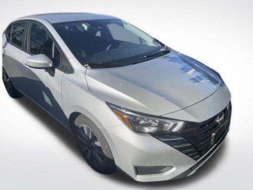 Brilliant Silver Metallic 2025 Nissan Versa 1.6 SV