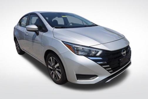 Brilliant Silver Metallic 2025 Nissan Versa 1.6 SV