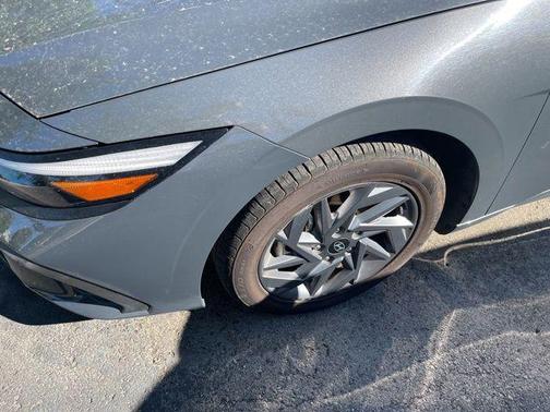 Ecotronic Gray 2024 Hyundai ELANTRA SEL