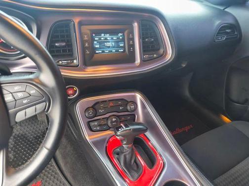 2015 Dodge Challenger SXT