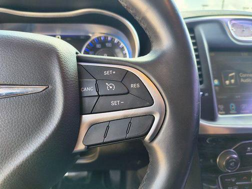 2016 Chrysler 300 Limited