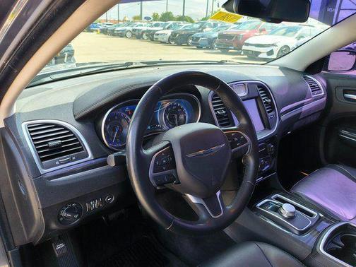 2016 Chrysler 300 Limited