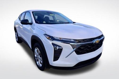 Summit White 2024 Chevrolet Trax LS