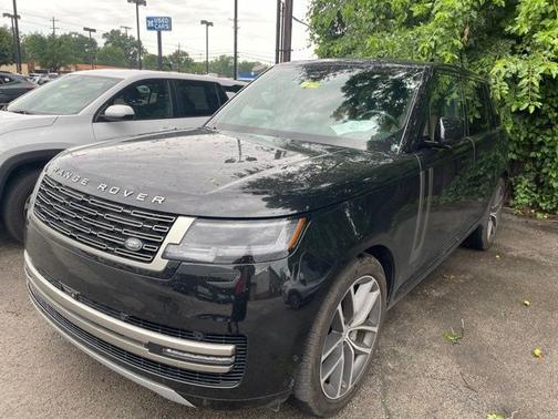2025 Land Rover Range Rover SE