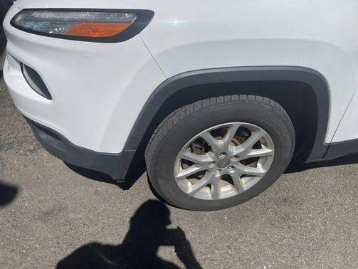Bright White Clearcoat 2018 Jeep Cherokee Latitude Plus