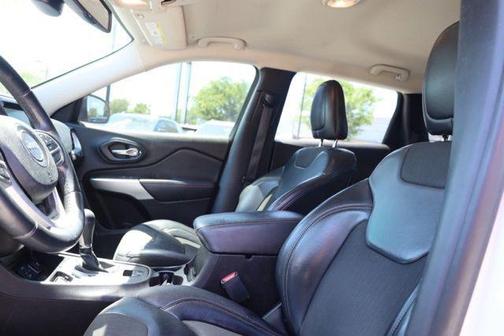 Bright White Clearcoat 2018 Jeep Cherokee Latitude Plus