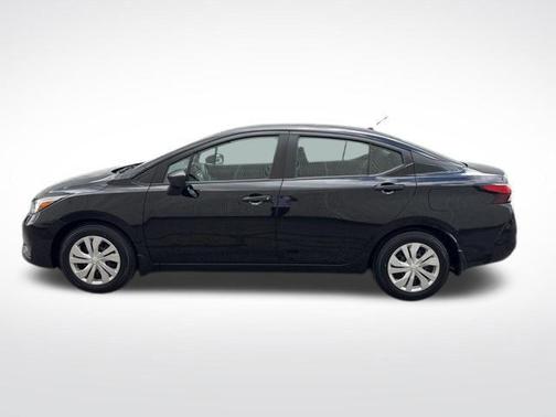 Super Black 2024 Nissan Versa 1.6 S