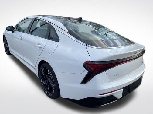 Snow White Pearl 2025 Kia K5 GT-Line