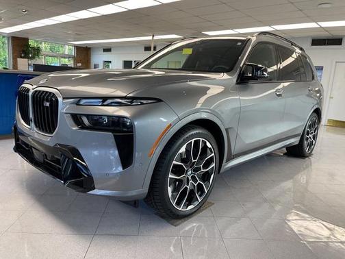 2024 BMW X7 M60i