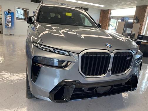 2024 BMW X7 M60i