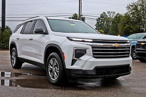 2024 Chevrolet Traverse LT