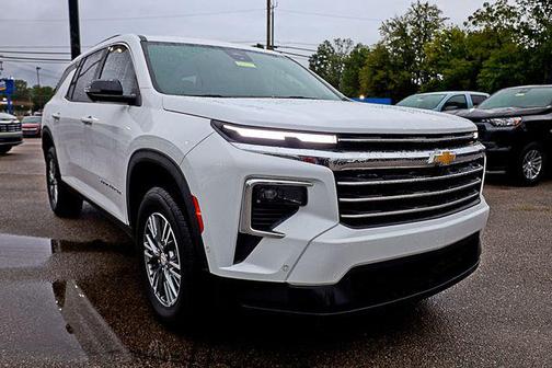 2024 Chevrolet Traverse LT