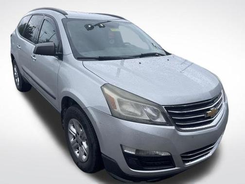 Silver Ice Metallic 2016 Chevrolet Traverse LS