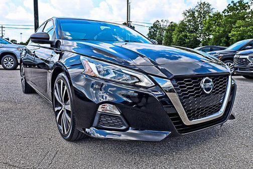 2021 Nissan Altima SR FWD