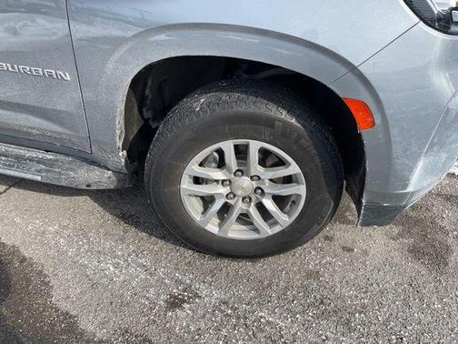 2023 Chevrolet Suburban LT