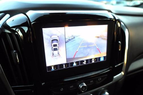 Mosaic Black Metallic 2023 Chevrolet Traverse RS