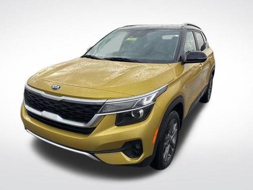 Starbright Yellow/Black Roof 2021 Kia Seltos S