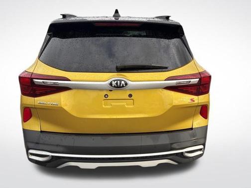 Starbright Yellow/Black Roof 2021 Kia Seltos S